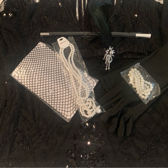 BLACK SEQUIN BEADED FRINFGED DRESS, SIZE M/L, NEW IN PACKAGING. - Picture 6 of 7